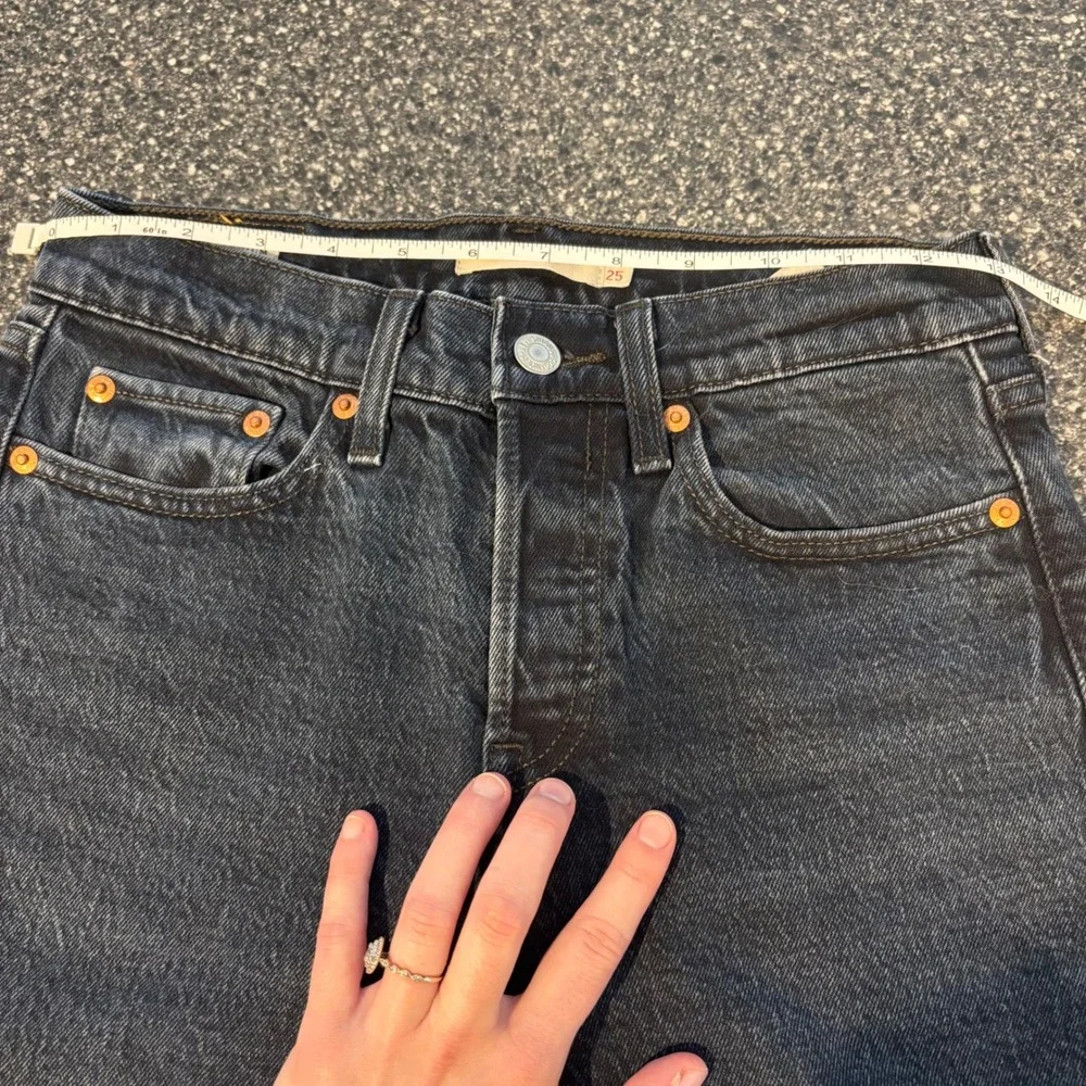 Levi's Premium Wedgie Women's Jeans Size 25 Dark Wash‎ Denim Casual EUC - Picture 7 of 9